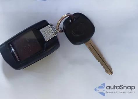 2015 Toyota Sienna Le 8 Passenger z USA, uszkodzony, nr VIN 5TDKK3DCXFS585488